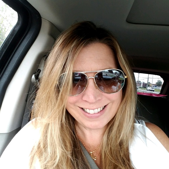 Meet your Posher, Jeanne - Picture 1 of 1